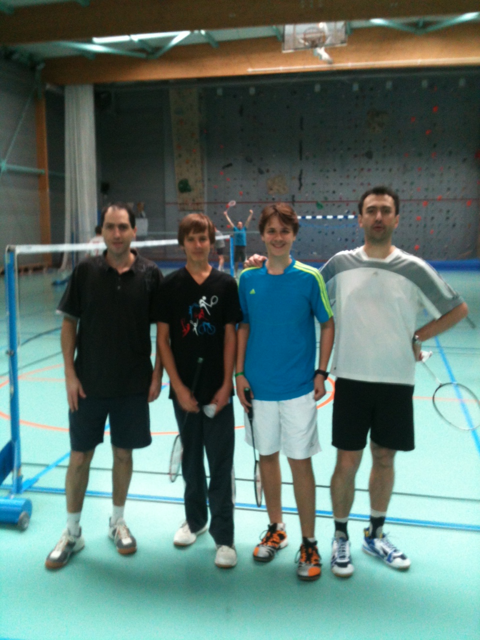 LES
 FINALISTES DU TOURNOI DE BADMINTON DE NOVEMBRE 2011